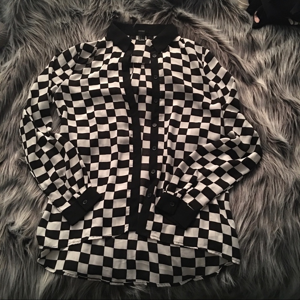 Long sleeved Checkered Button up